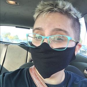 Meet your Posher, Emily